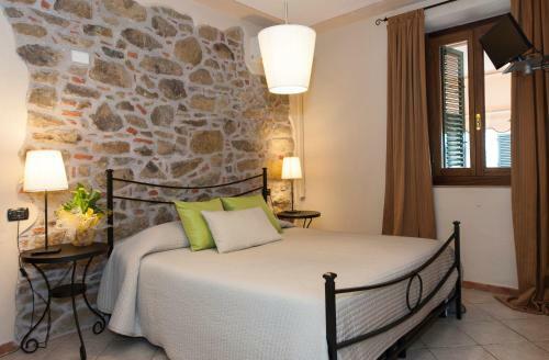 Hotel Monti