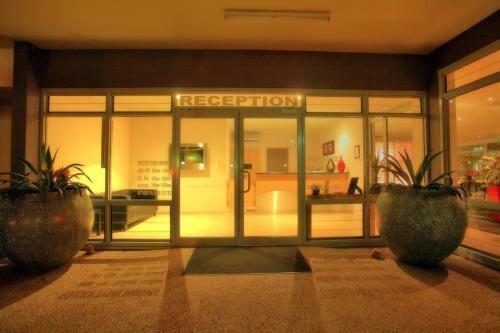 Hotel Mayfair Motel