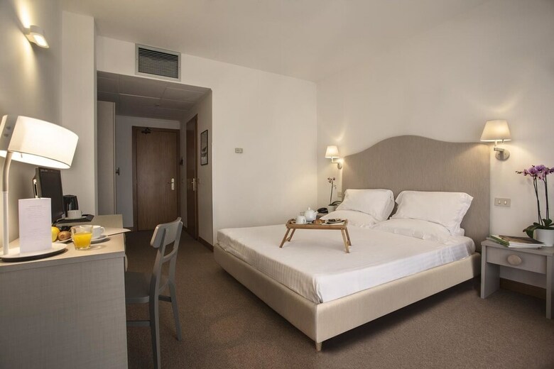 Hotel Terre Di Casole
