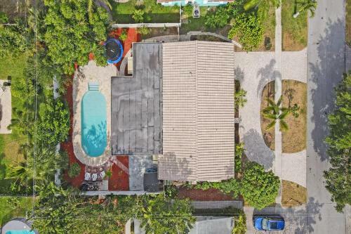 New Adorable Villa 7 Min To Beach Trampoline