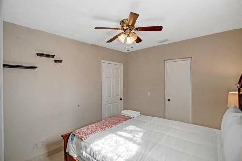 New Adorable Villa 7 Min To Beach Trampoline