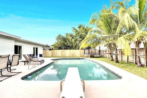 Huge Villa With Pool Trampoline
