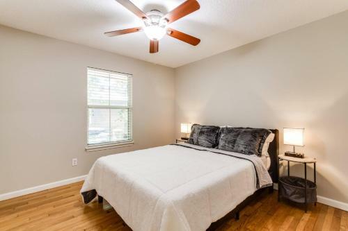 King St Bungalow