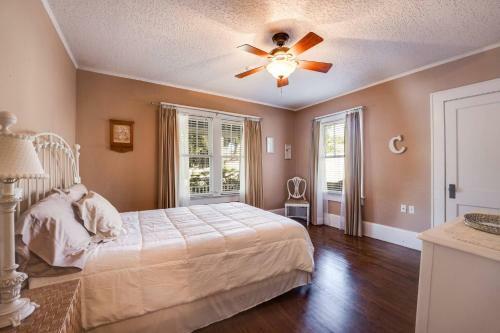 Bungalow On Orleans