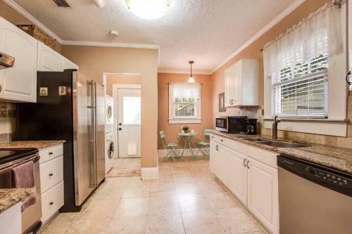 Bungalow On Orleans
