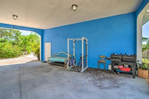 Step-free Waterfront Villa Gas Grill And Patio