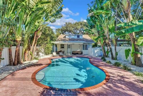 Villa Beach House W/ Heated Pool