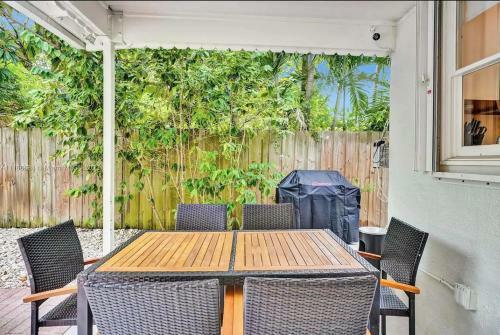 Villa Beach House W/ Heated Pool