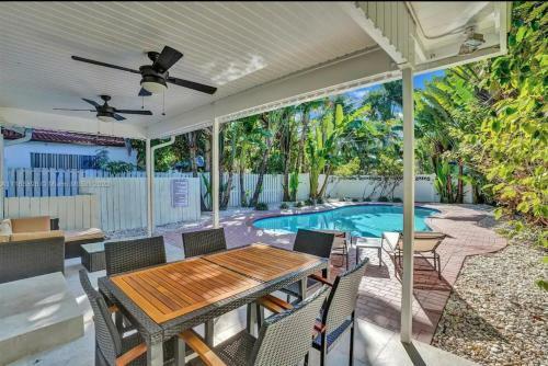 Villa Beach House W/ Heated Pool