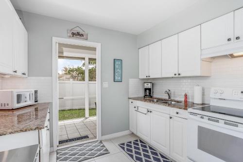 Smugglers Cove Retreat