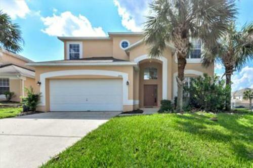 This Grand 5 Bedroom Villa With A Private Pool Is Great Choice