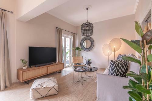 Apartamento Minimal Retreat W/ Watercoloured Sunset View