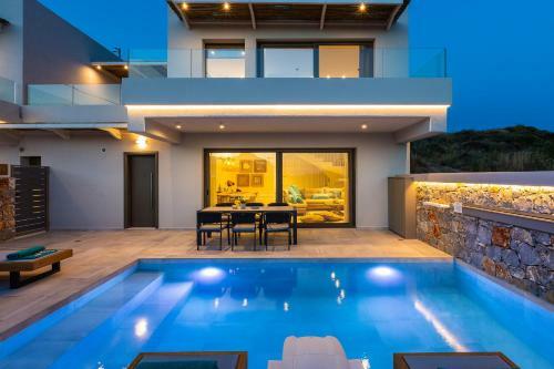 Villa Smili-naiades/3 Bedrooms, Luxury, Beachfront
