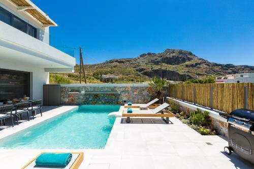 Villa Smili-naiades/3 Bedrooms, Luxury, Beachfront