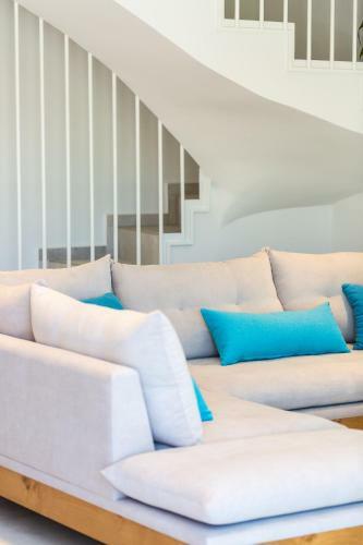 Villa Smili-naiades/3 Bedrooms, Luxury, Beachfront