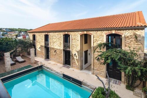 Villa Volakas Beachfront Suites