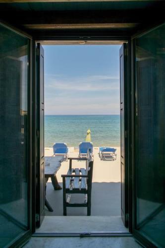 Villa Volakas Beachfront Suites