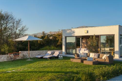 Luxury Villa Luminosa