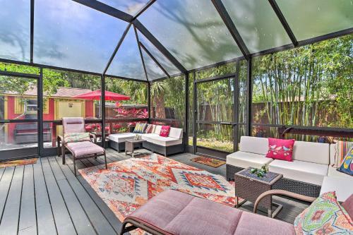 Oasis With 2 Stand-alone Casitas And Outdoor Bath