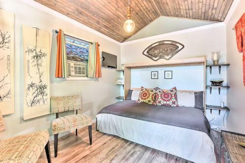 Oasis With 2 Stand-alone Casitas And Outdoor Bath