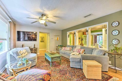 Oasis With 2 Stand-alone Casitas And Outdoor Bath