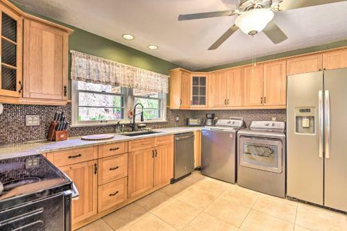 Oasis With 2 Stand-alone Casitas And Outdoor Bath