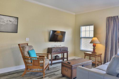 206 - Palms Of Treasure Island