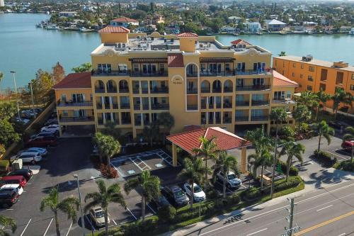 206 - Palms Of Treasure Island