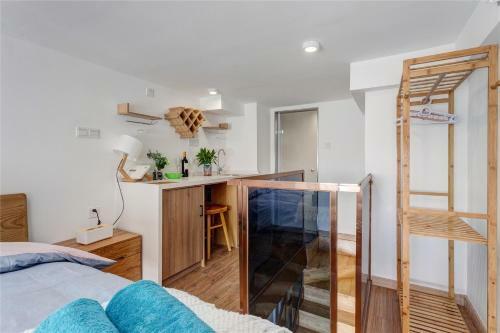 Locals Apartment House 01