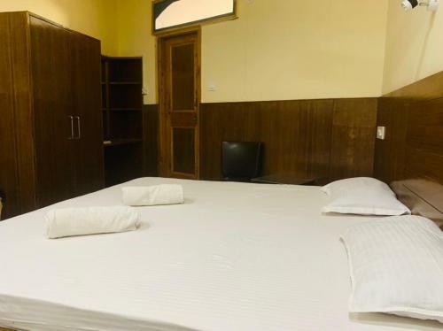 Hostal The Mall House