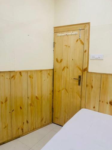 Hostal The Mall House
