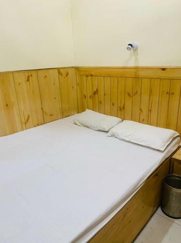 Hostal The Mall House