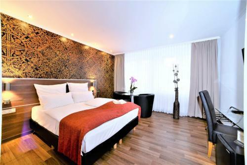 Ascot Hotel