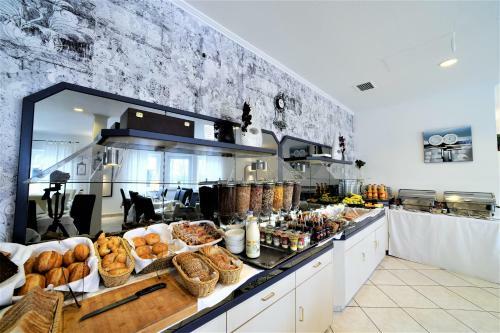Ascot Hotel