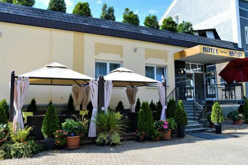 Ascot Hotel
