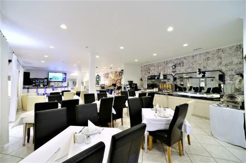 Ascot Hotel