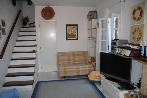 Annaka House