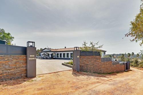 Cozy Luxury Big Pool Villa & Childrens Zoo