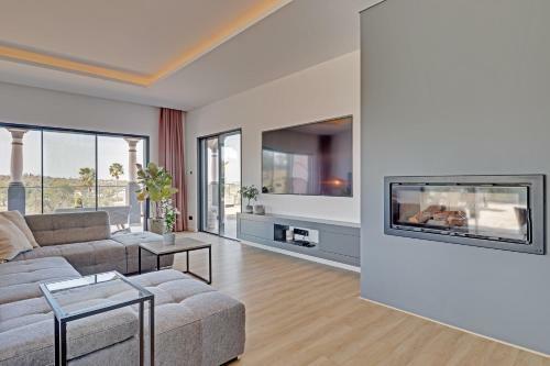 Cozy Luxury Big Pool Villa & Childrens Zoo