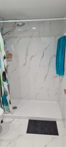 Apartamento T0 - Edif�cio Uno Al Mar