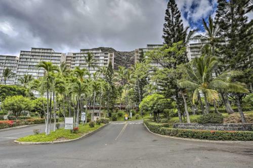 Apartamento Lush Condo With Community Pool, 1 Mi To Beach!