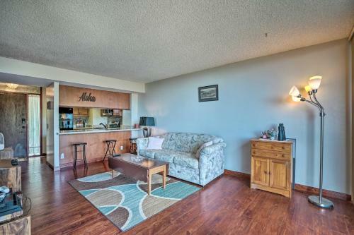 Apartamento Lush Condo With Community Pool, 1 Mi To Beach!