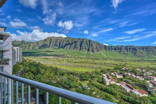 Apartamento Lush Condo With Community Pool, 1 Mi To Beach!