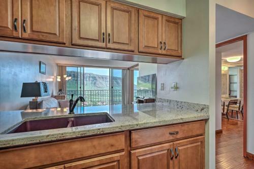 Apartamento Lush Condo With Community Pool, 1 Mi To Beach!