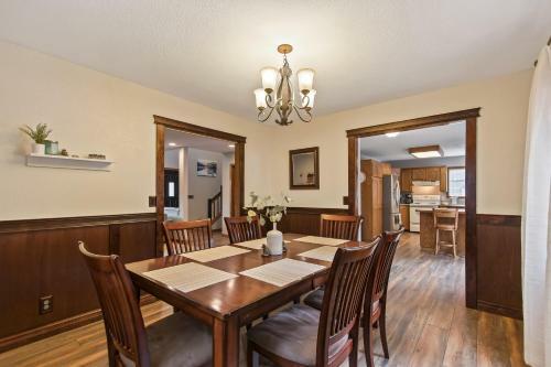 Ash Avenue Abode