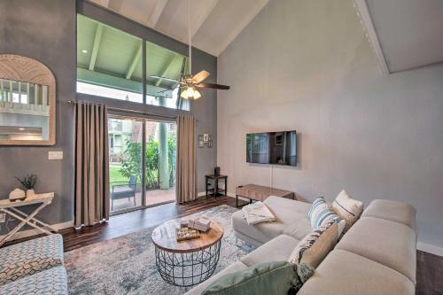 Apartamento Coastal Escape Condo With Pool, Near Beaches!