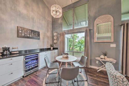 Apartamento Coastal Escape Condo With Pool, Near Beaches!