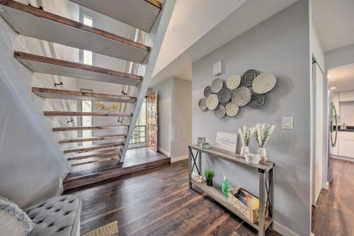 Apartamento Coastal Escape Condo With Pool, Near Beaches!