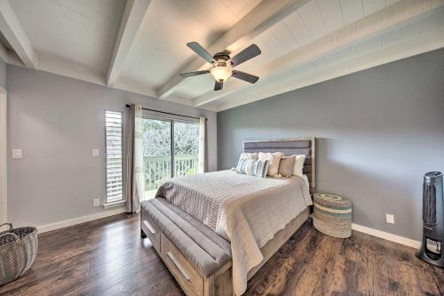 Apartamento Coastal Escape Condo With Pool, Near Beaches!