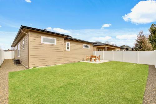 Outstanding Meridian 3 Bedroom Custom Home In Central Meridian